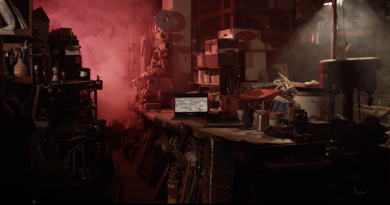 Sous un soleil bleu (Under a blue sun)